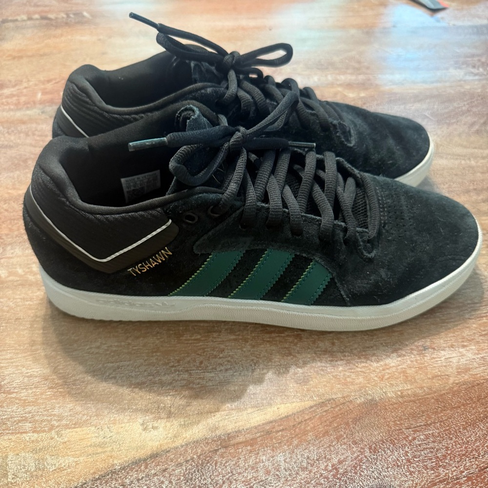 Adidas Tyshawn Suede BlackGW3168 Skate Sneaker Shoes Sz 11 good used condition